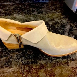 Cute Booties by Seychelles!